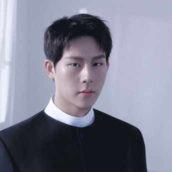 주헌