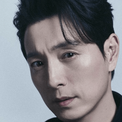 정성일